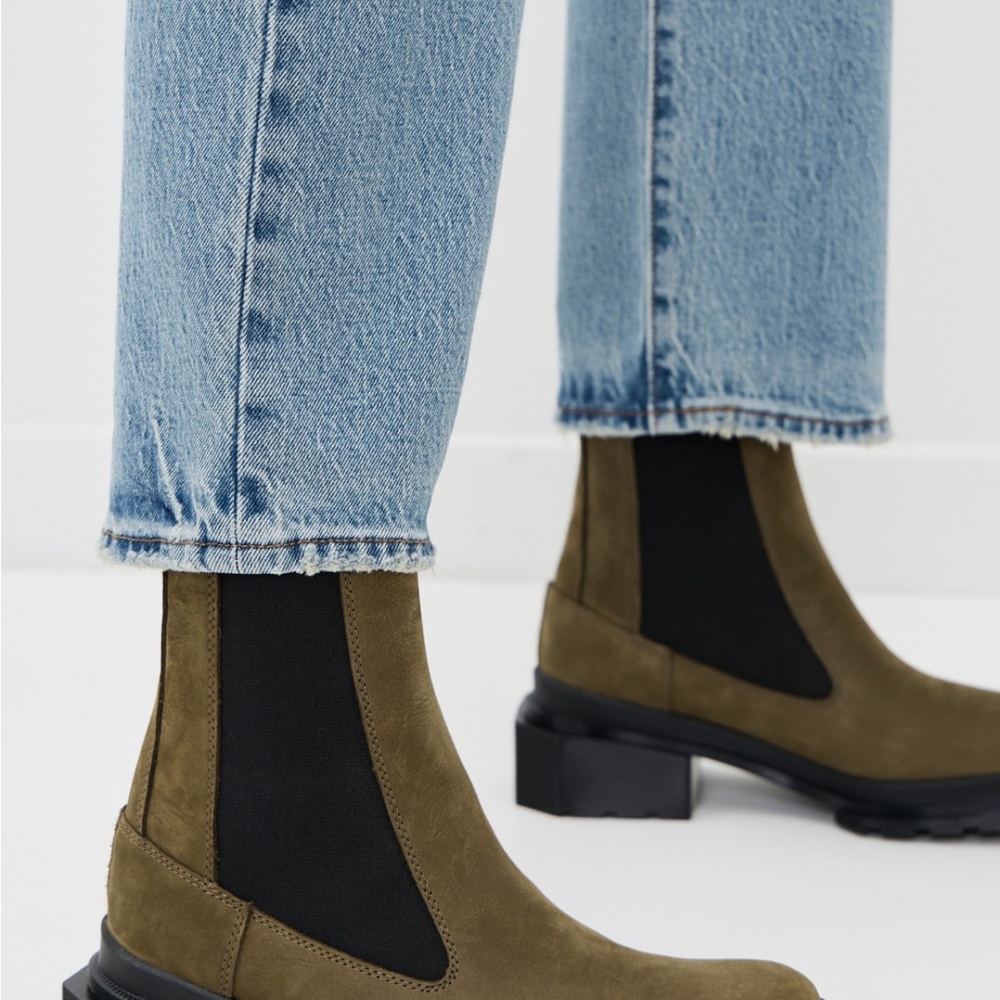 Dr. Martens
Maybole Chelsea Olive Buttersoft Boots - Picture 4 of 14